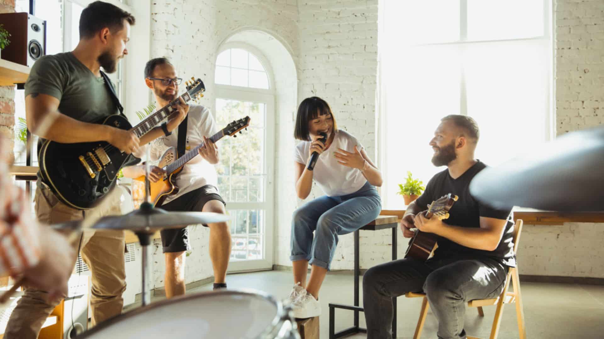 Musikworkshop Menschen haben Spaß